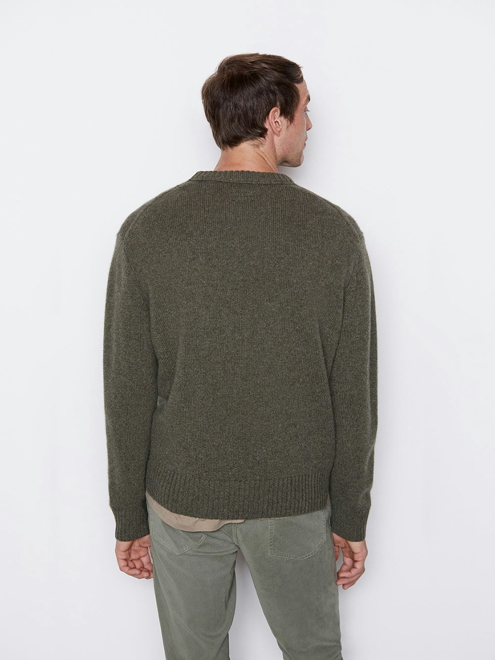 sweater back view alt:fit2
